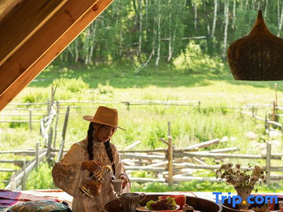 Hemu Kuoye Dream Horse Homestay (Century-old House Branch)