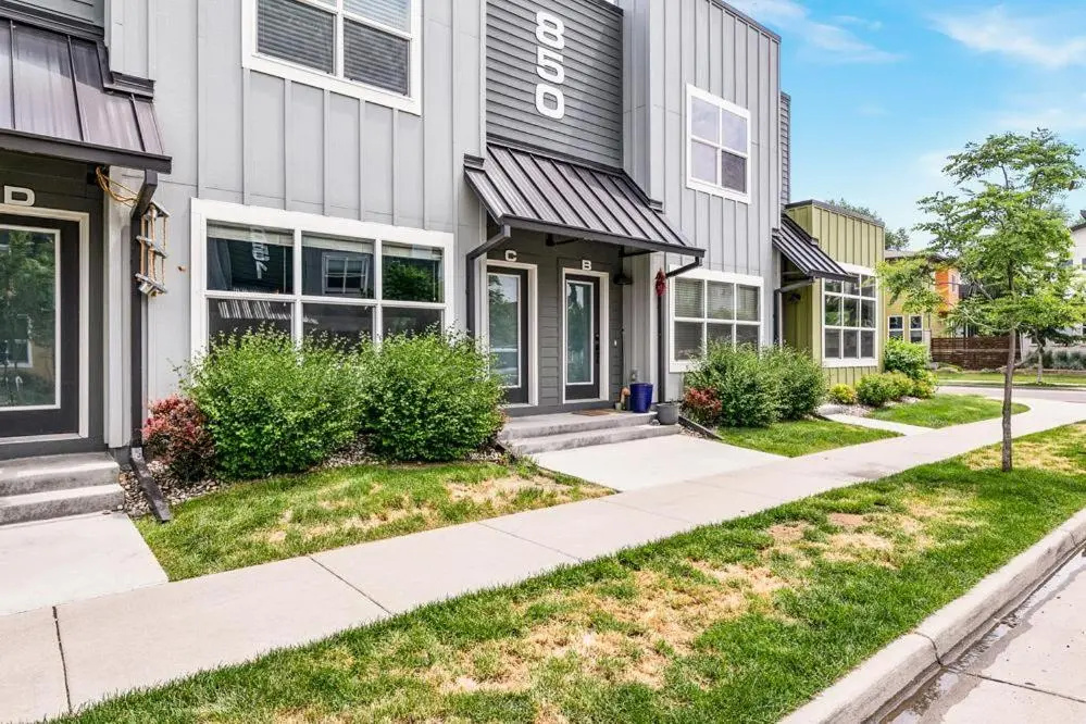 Spectacular Townhome Near Breweries and River District!