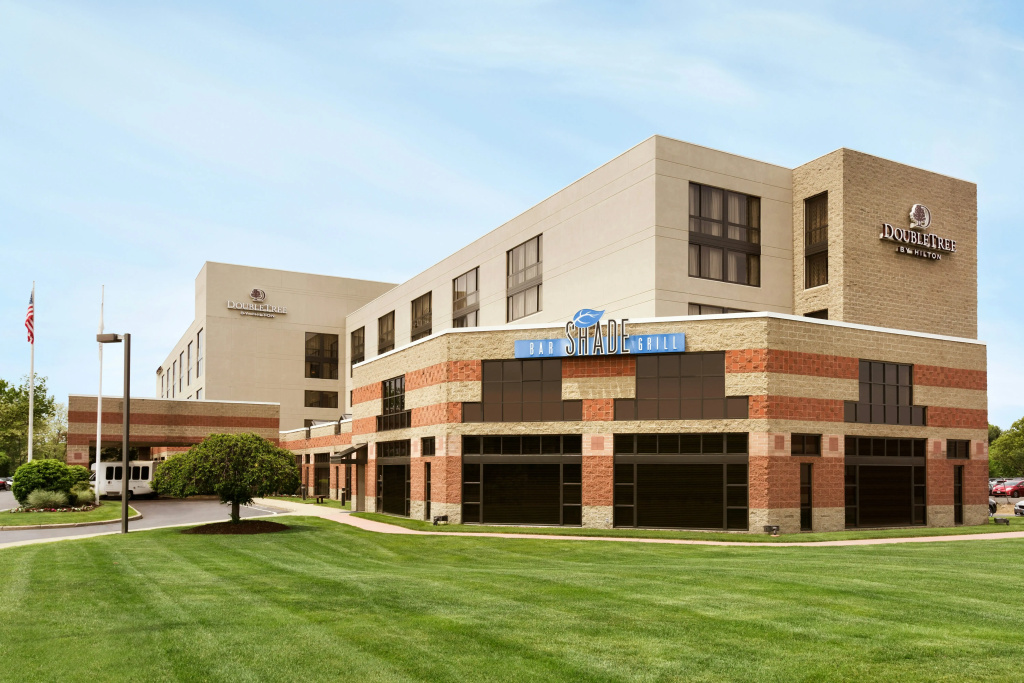 DoubleTree by Hilton Hartford - Bradley Airport