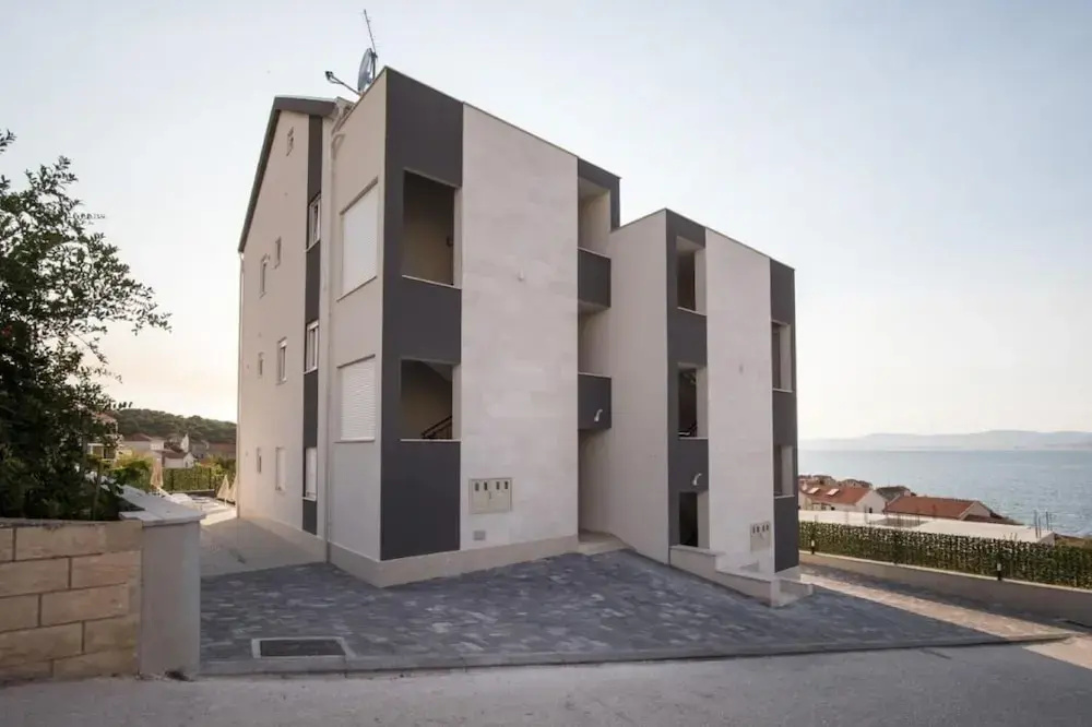 Jakov - Modern and Cosy With Pool - B2