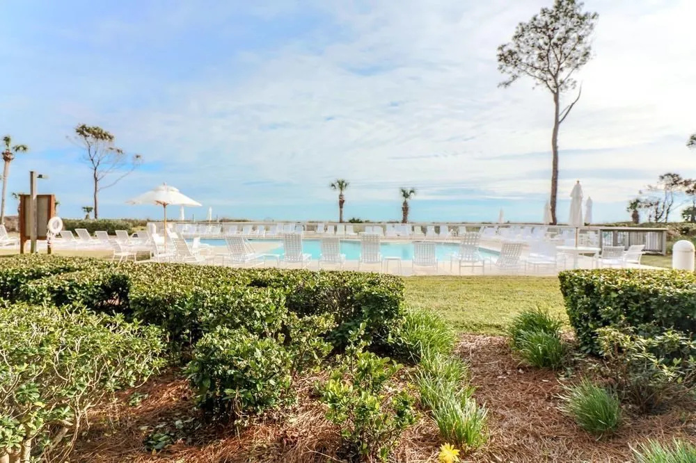 113 Ocean One Renovated Ground Floor 3 Br condo by RedAwning