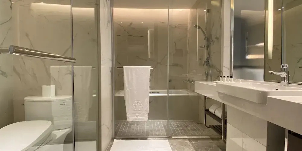 Monarch Plaza Hotel - Chambres