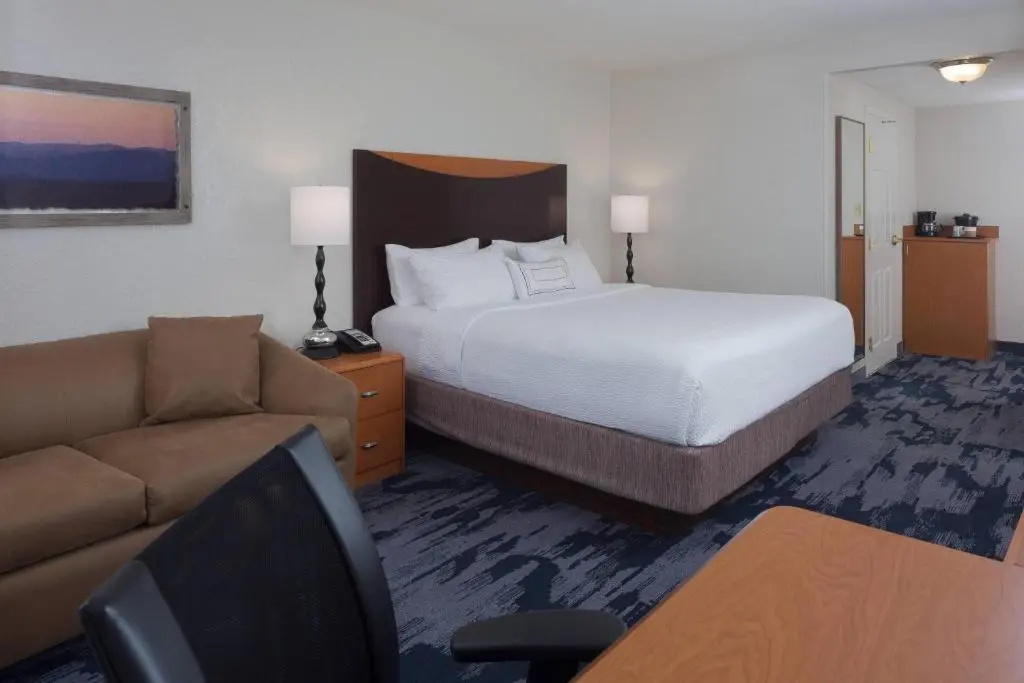 Fairfield Inn & Suites Orlando Lake Buena Vista - Chambres