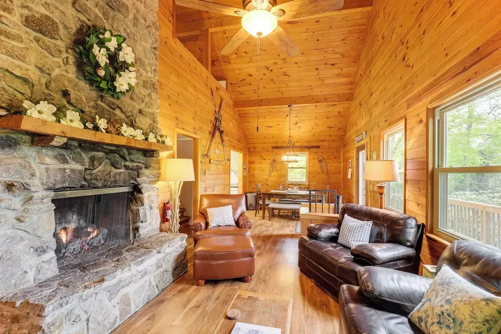 Blue Ridge Mtn Cabin: Hot Tub & Mountain Views
