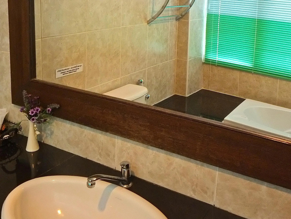 Thanintorn Greenpark Hotel - Chambres