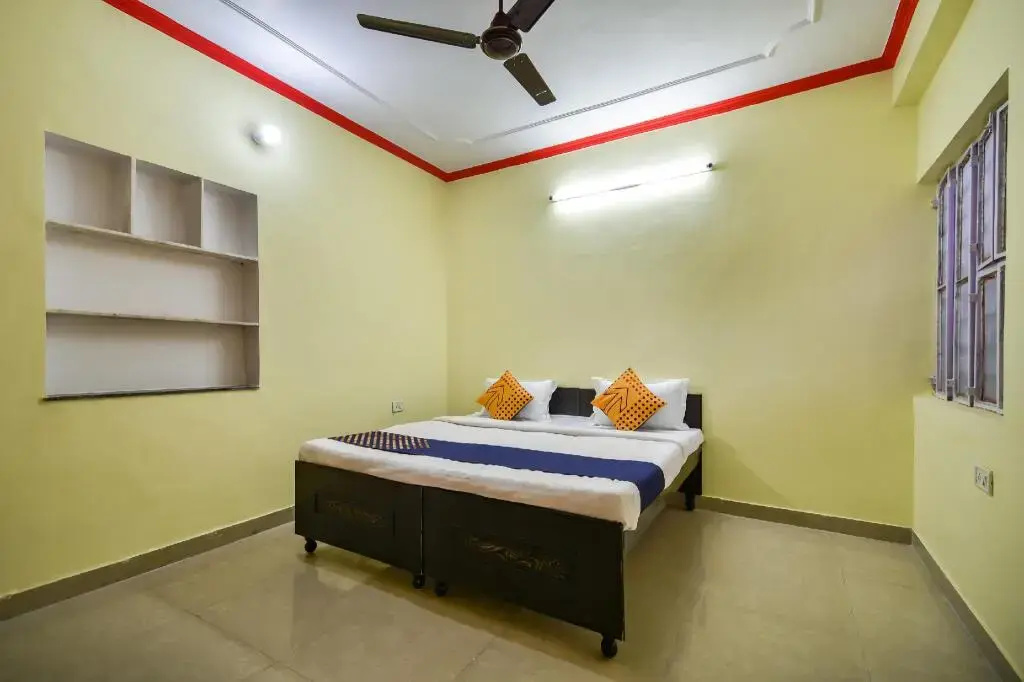 Sunshine Hotel by OYO Rooms