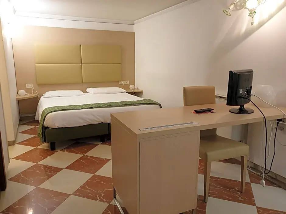 Economy room