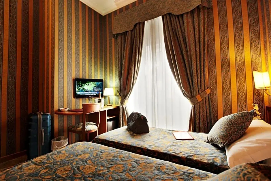 Superior Double room (full double bed)