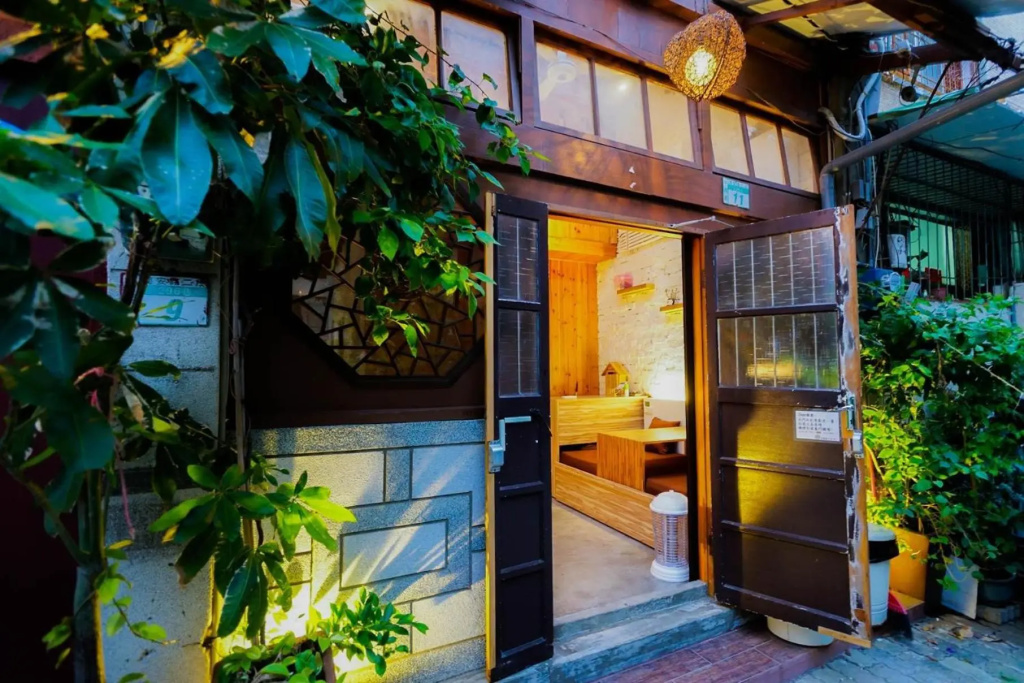 捉鳳凰-府城百年老屋包棟民宿 Catchphoenix centennial guesthouse民宿編號124