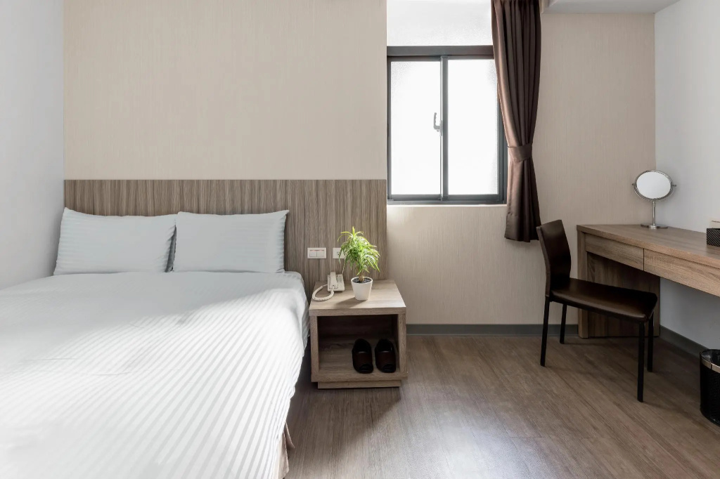 Economy room