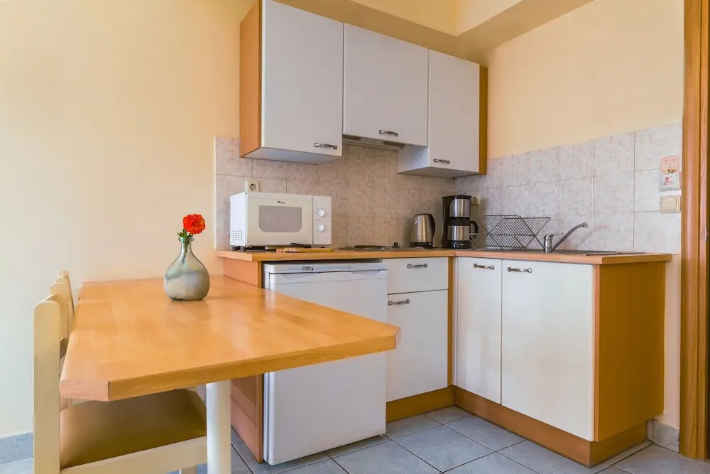 Standard Double room with balcony (full double bed)