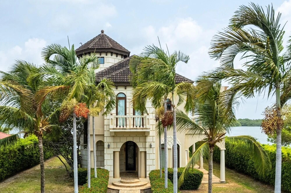 Villa Castello- Water Views Resort Amenities