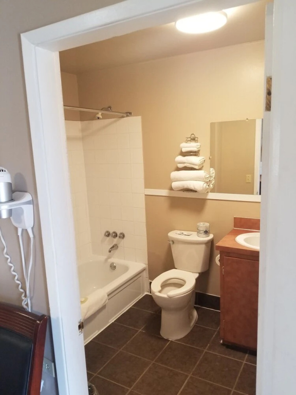 2 Bedrooms Double Suite (full double bed)
