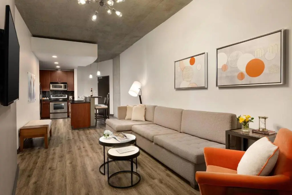2 Bedrooms Suite with balcony