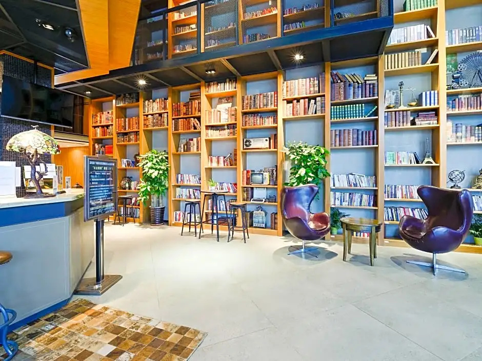 Caijing Hotel (Guangzhou Panyu Wildlife Park Branch)