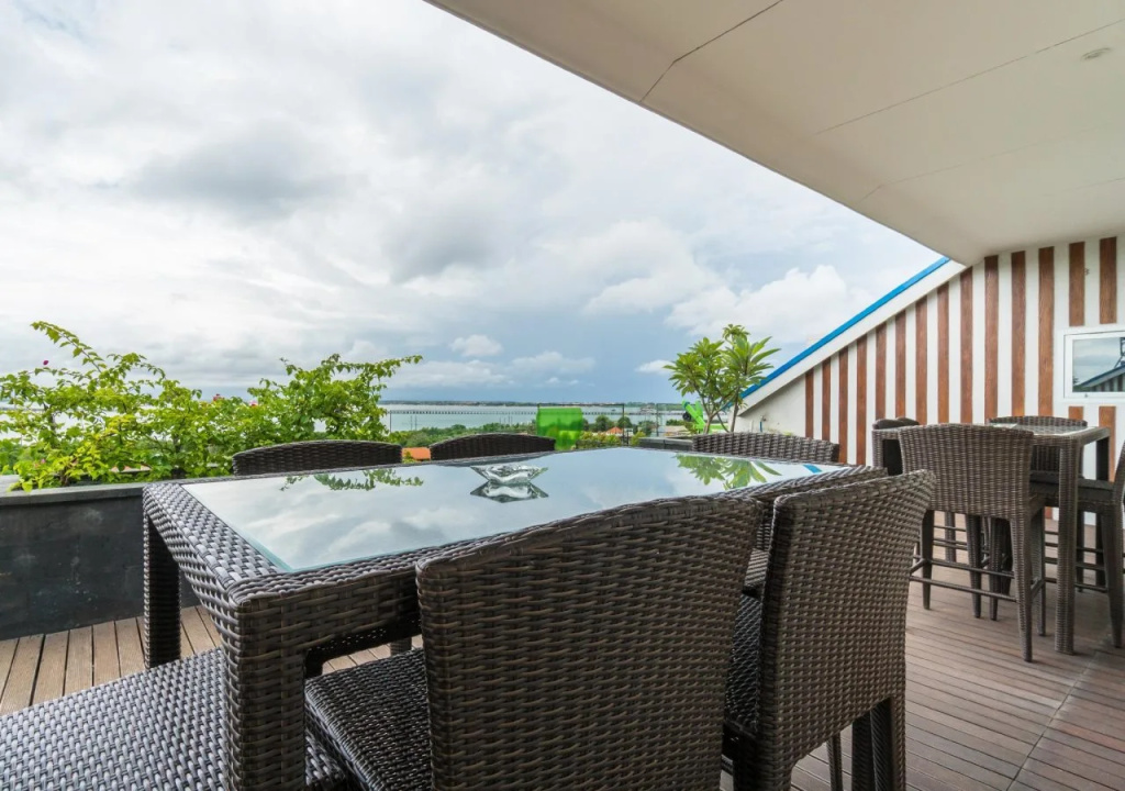 Balcony & Terrace