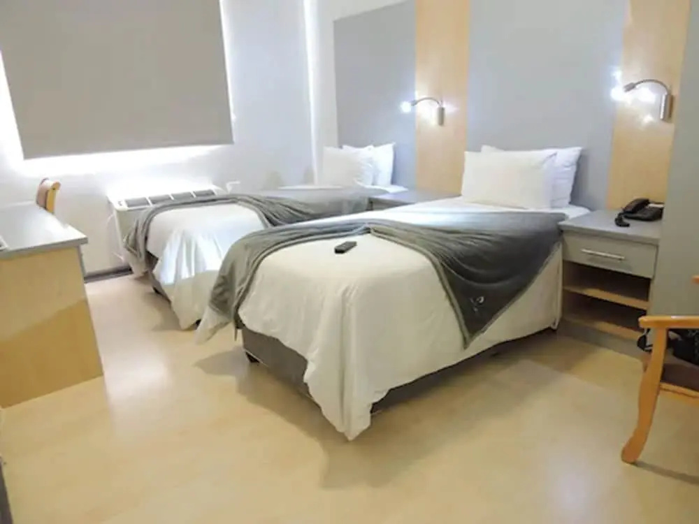 The Gallagher Hotel - Chambres