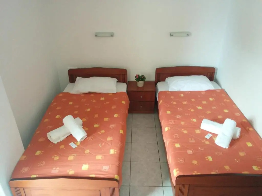 Economy room