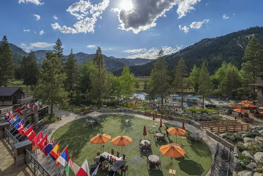 Ski-in/ski-out! 2BR Condo w/ Resort Pools, Spa