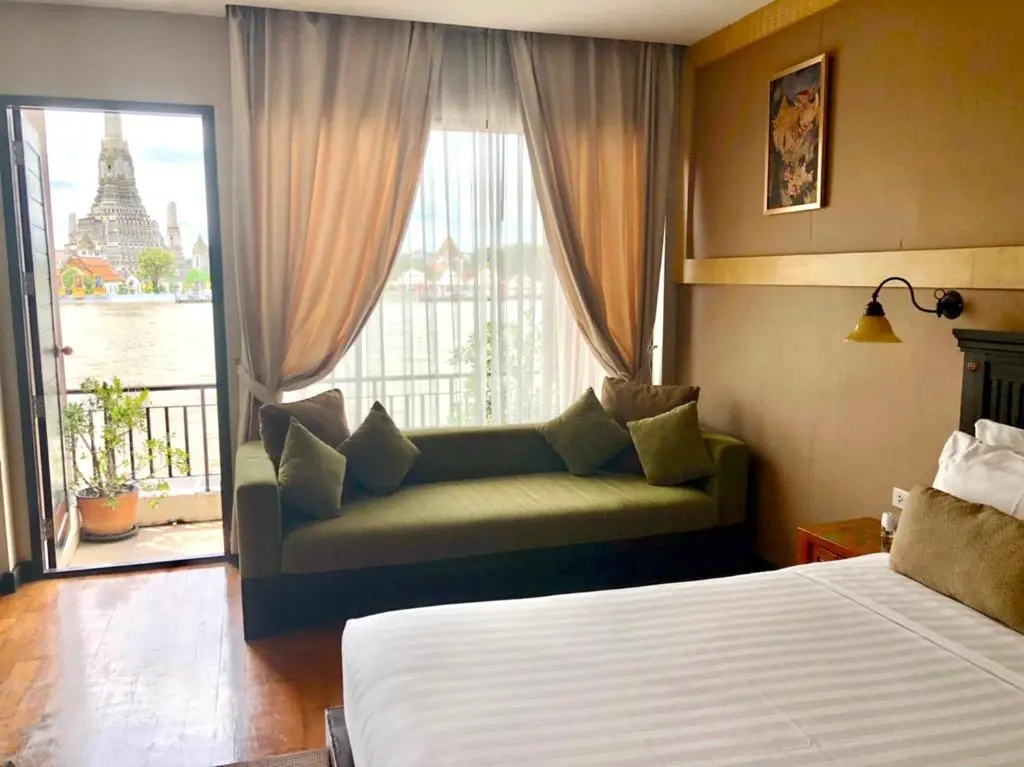 Deluxe Double room (full double bed)