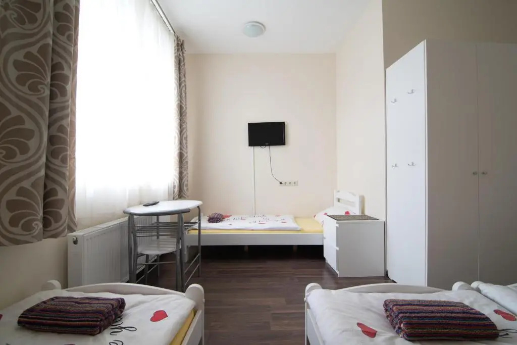 Happy Hotel - Chambres