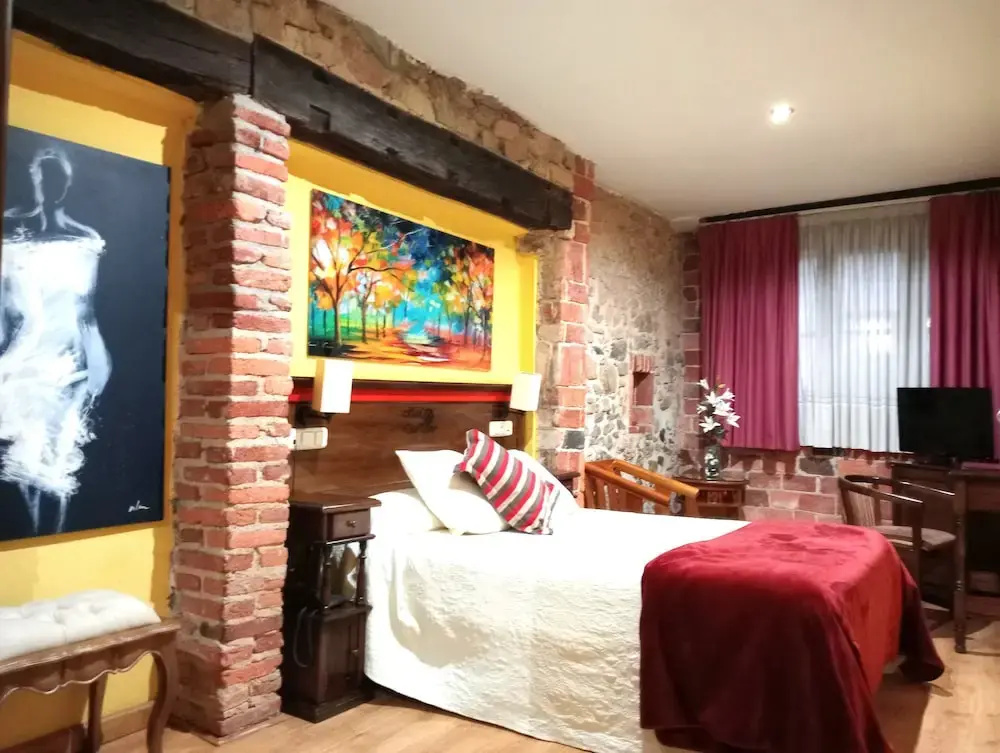 Standard Double room (full double bed)