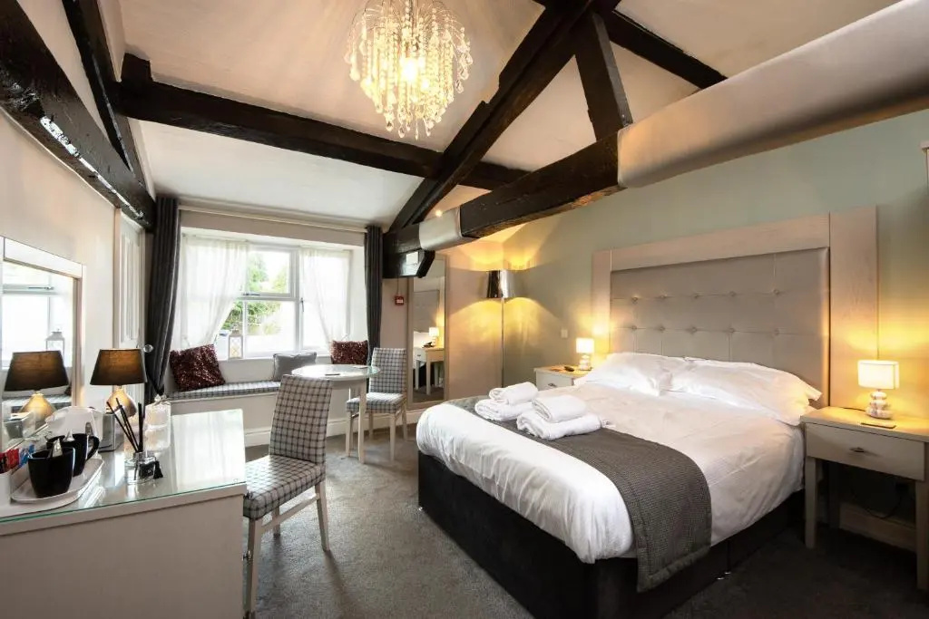 Deluxe Double room (full double bed)