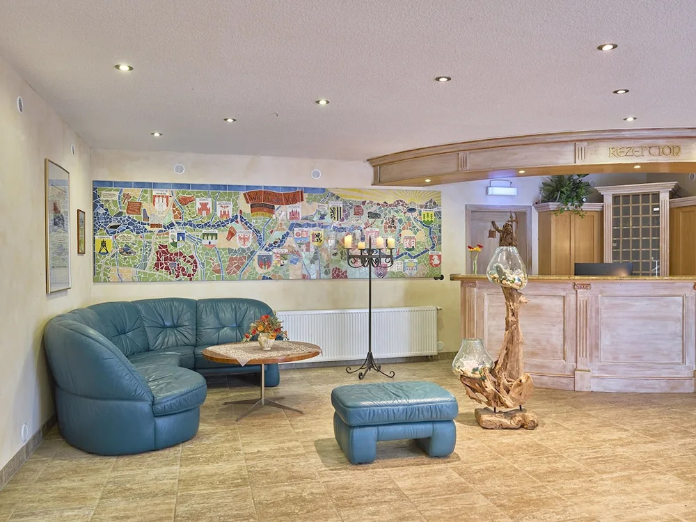 Lobby & Reception