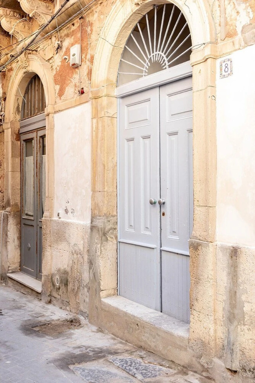 Loft with Courtyard in Ortigia