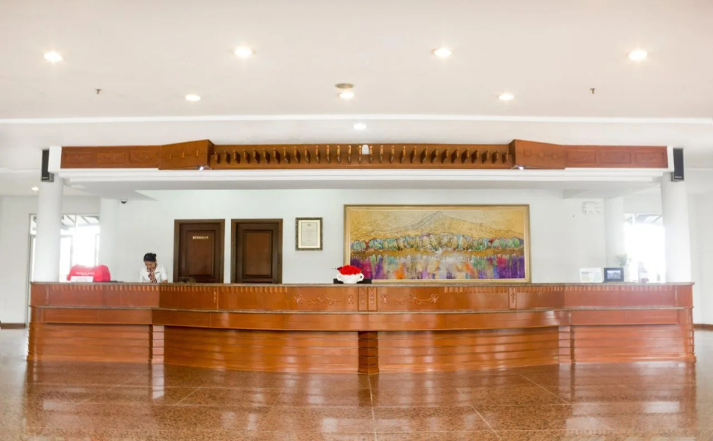 Lobby & Reception