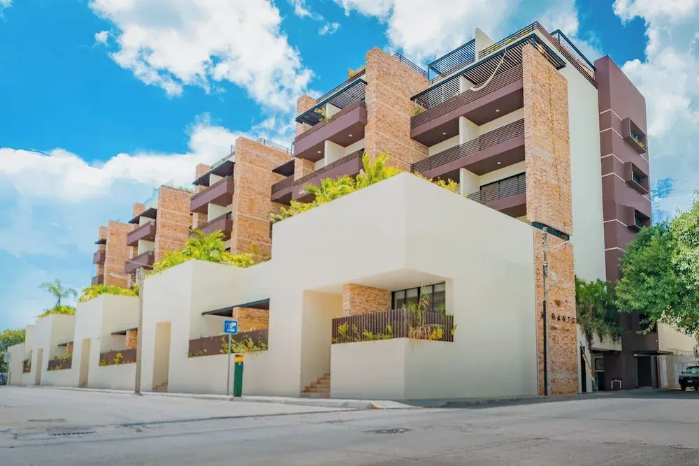1 Bedroom Condo Pool & Gym - Veranto 210