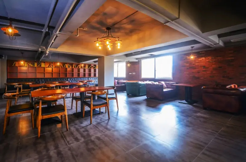 Food & Beverage