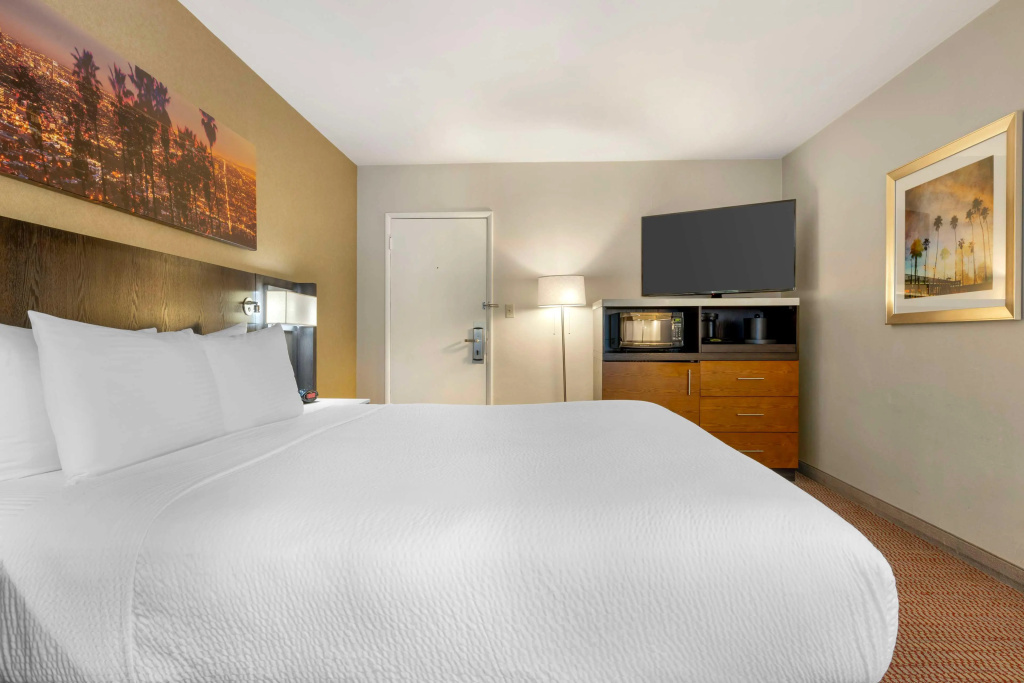 Отель Best Western Royal Palace Inn & Suites в Лос-Анджелесе