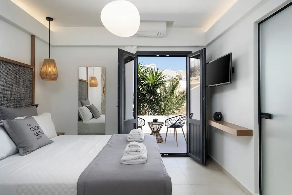Standard Double Suite with balcony (full double bed)