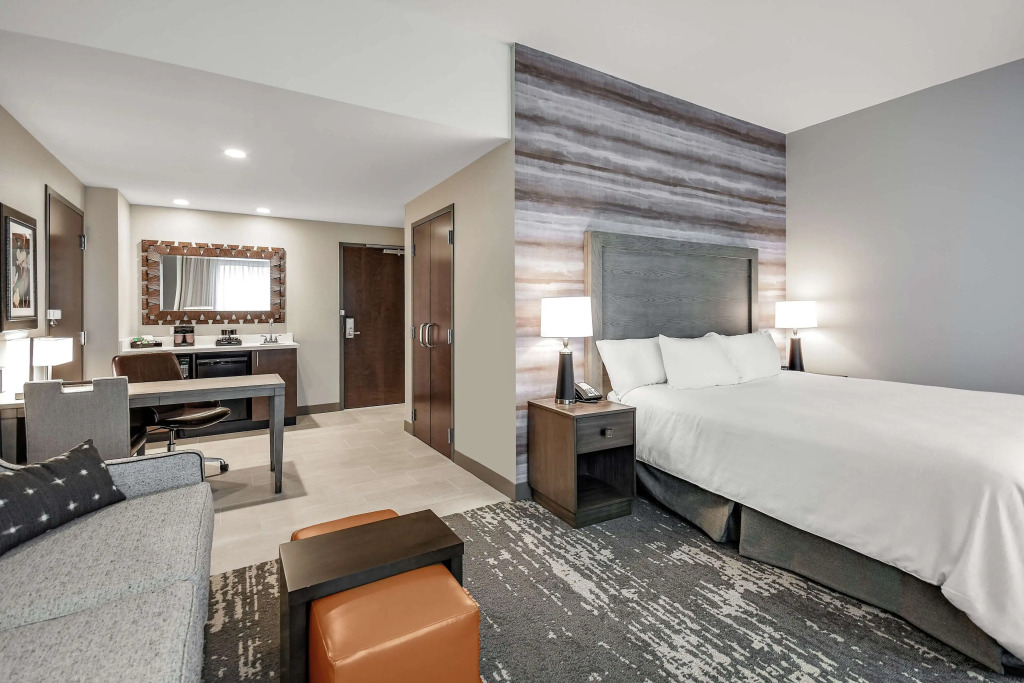 Embassy Suites by Hilton Jonesboro Red Wolf Convention Center — фото 4