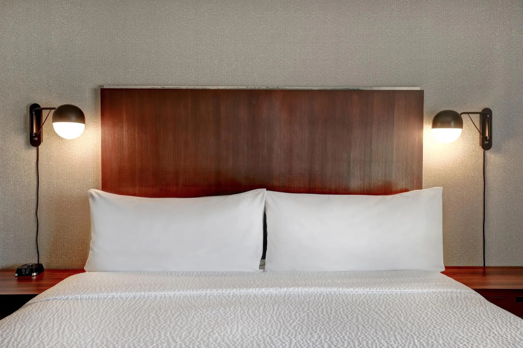 Four Points by Sheraton Toronto Mississauga Hotel - Chambres
