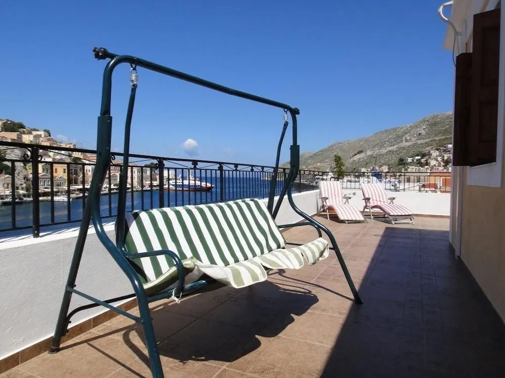 Captain's Suites