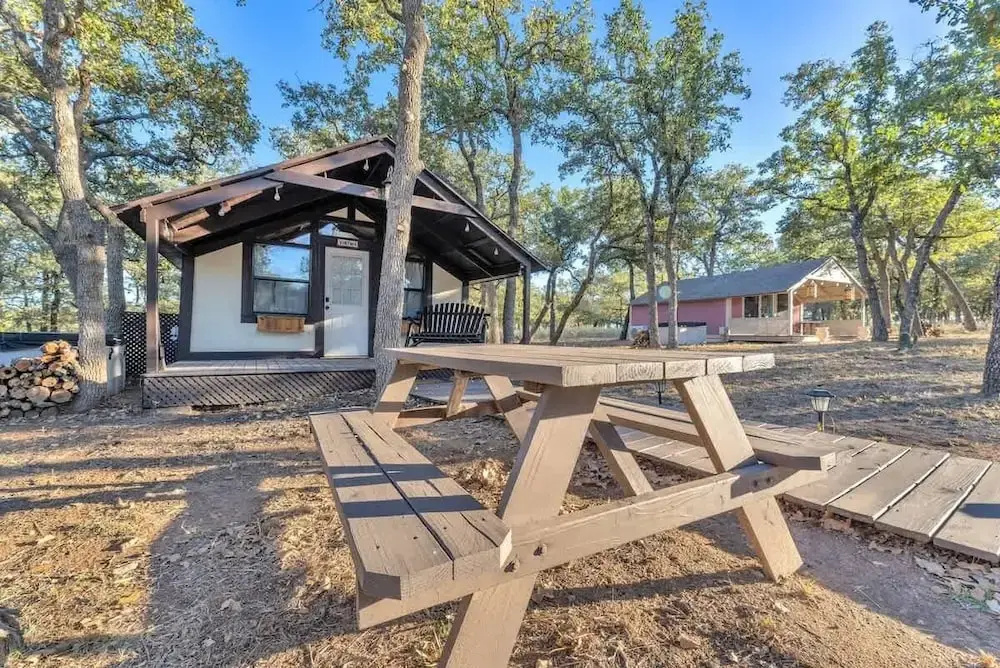 Vitner Cottage: Hot Tub-pet Friendly-10-mins to Downtown!
