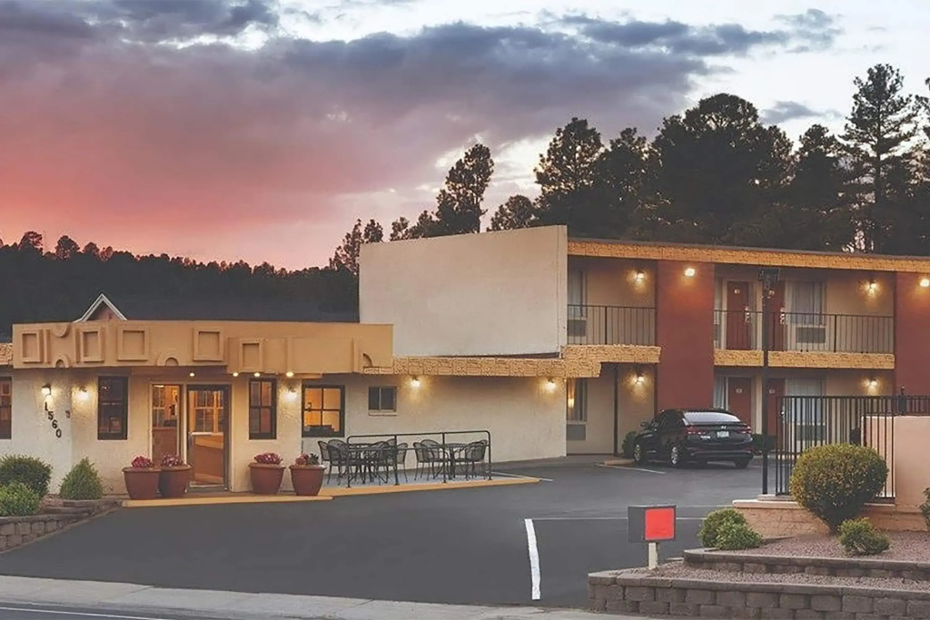 Kings House Motor Hotel, a Dazzler Select by Wyndham