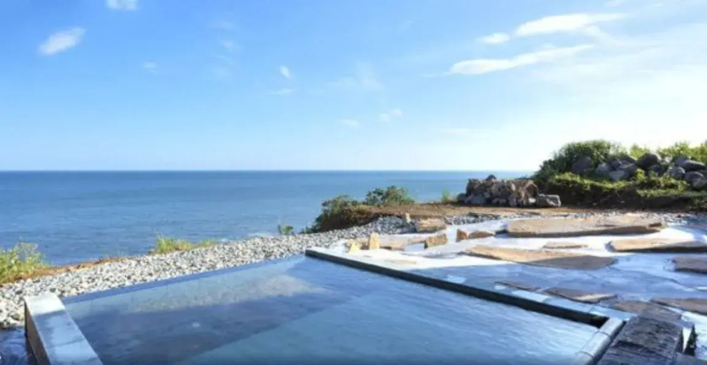 Beach & Waterfront