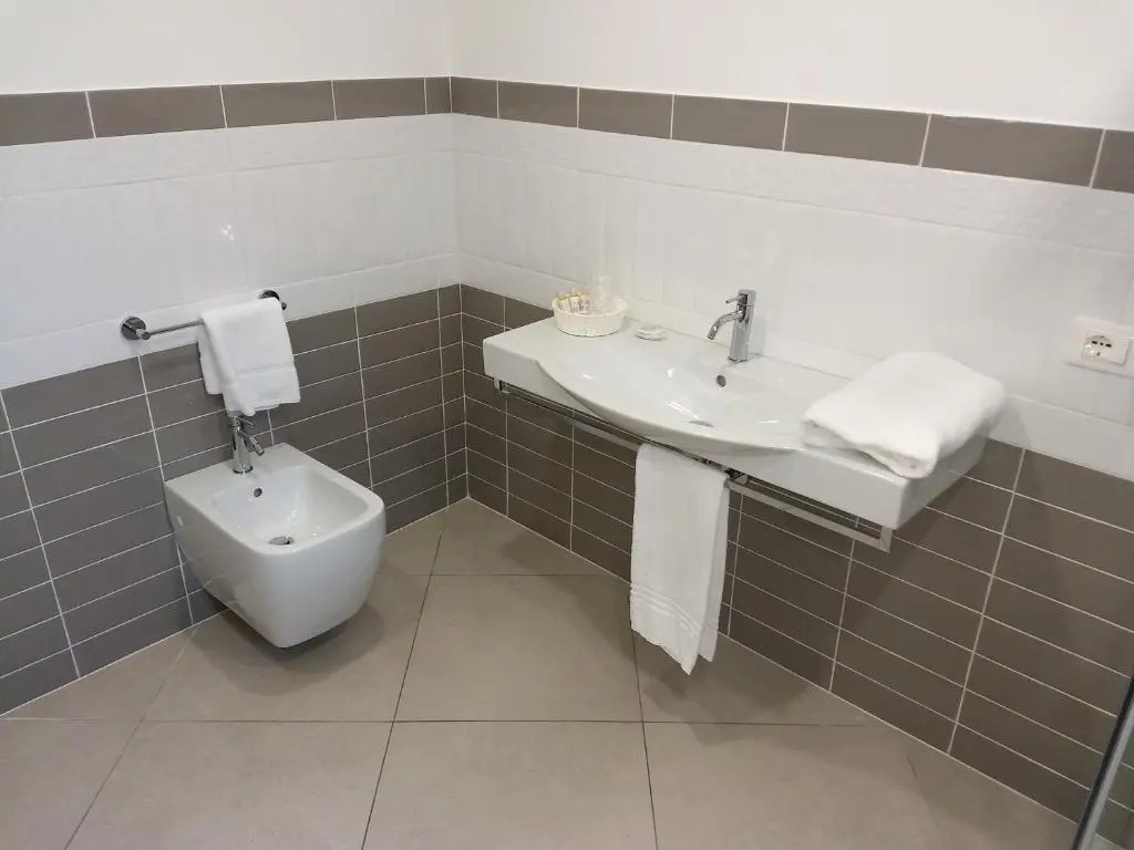 Comfort room