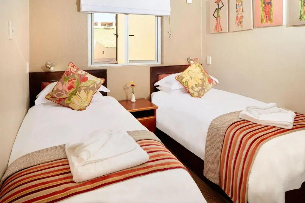 First Group Chaka Rock Chalets - Chambres
