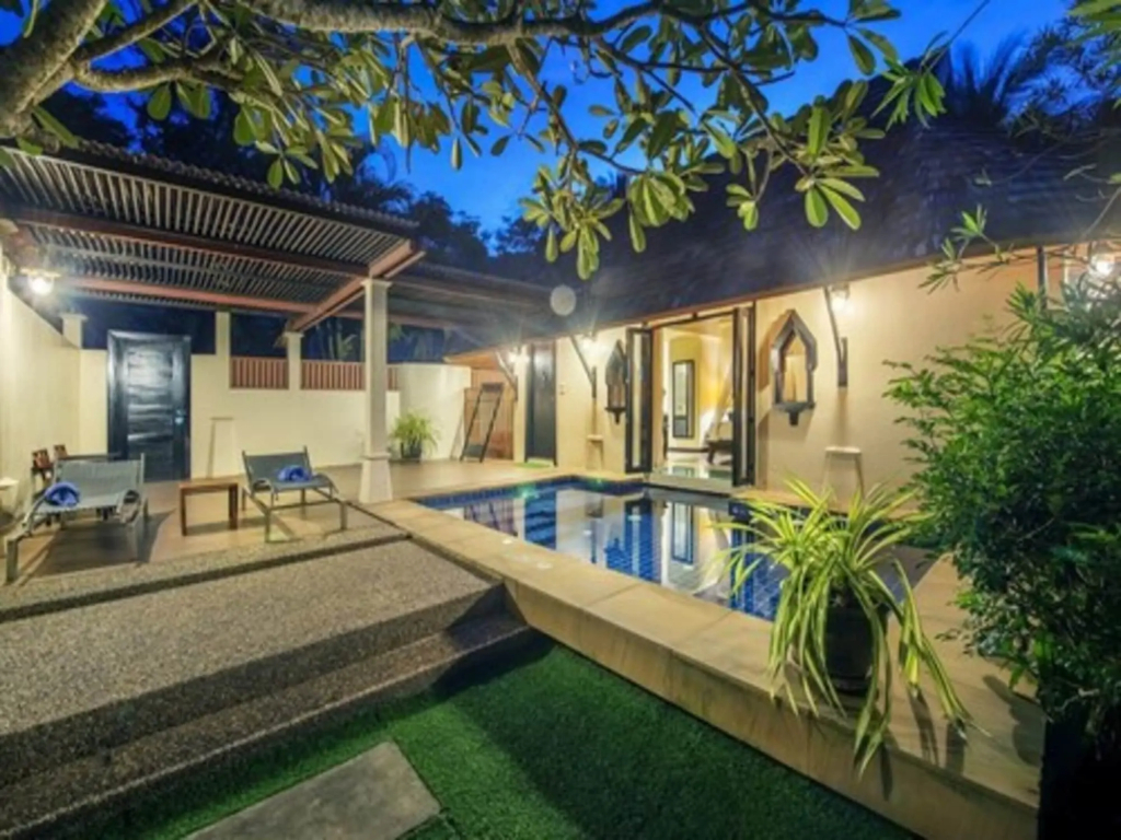Lanta Chada Beach Resort And Spa
