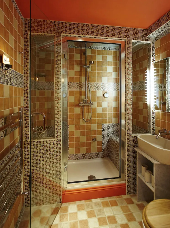 1 Bedroom Superior Double Cottage full double bed