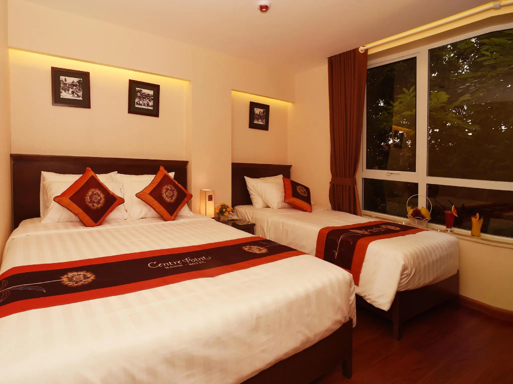 Deluxe Triple room with city view