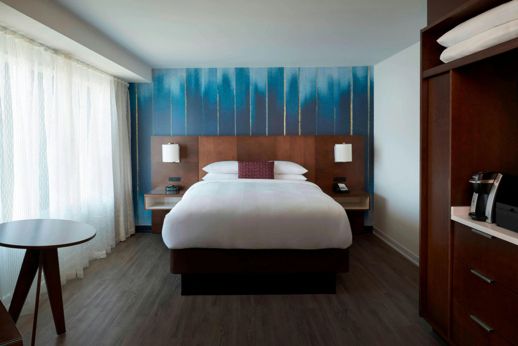Отель Toronto Marriott City Centre Hotel в Торонто