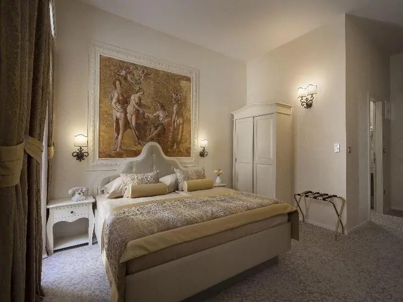 Heritage Hotel Life Palace - Chambres