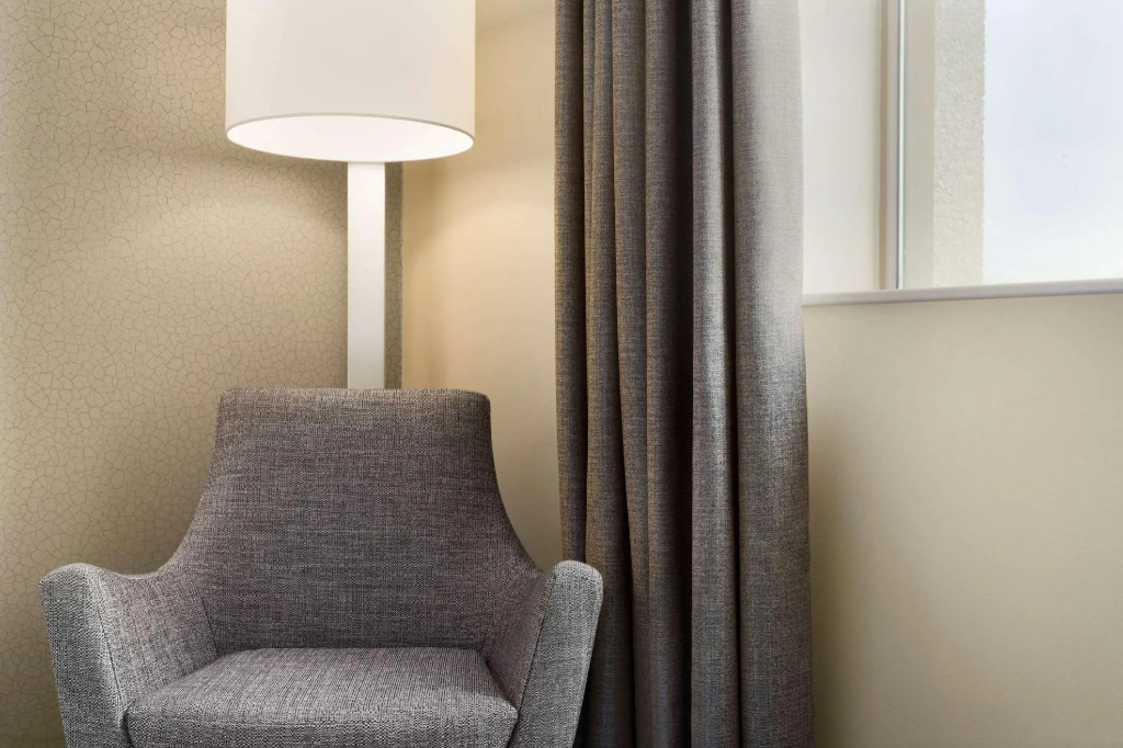 Ramada Hotel & Suites by Wyndham Coventry - Chambres
