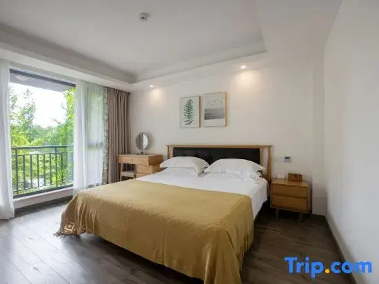 Standard Family room with balcony and with garden view