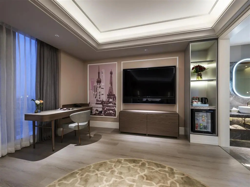Lobby & Reception